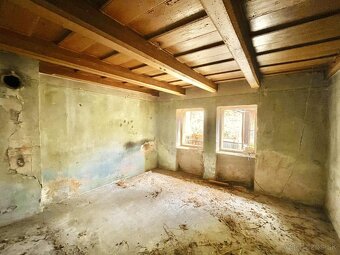 Na predaj starší dom so slnečným pozemkom v meste Holíč - 8