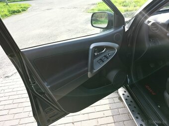 Toyota Rav 4 - 8