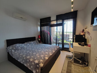 EXKLUZÍVNE Luxusný 2-izbový apartmán s výhľadom na more v - 8