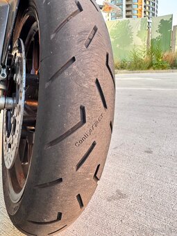 Triumph Speed Triple 1050R (2016) - 8