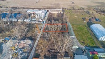 ALL INCLUSIVE l NA PREDAJ STAVEBNÝ POZEMOK 900 M2 , BRATISLA - 8