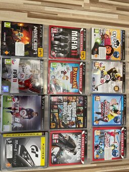 PLAYSTATION 3 - 8