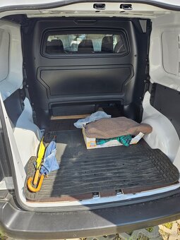 Peugeot Expert - 8