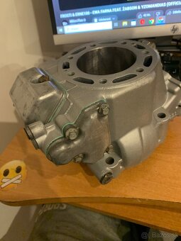 Predám Kawasaki Kx 250 - 8