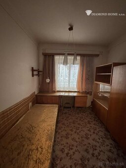 Na predaj zachovalý  4 izbový rodinný dom v obci Ňárad - 8