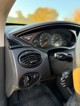 Ford focus kombi 1,6 16v benzín - 8