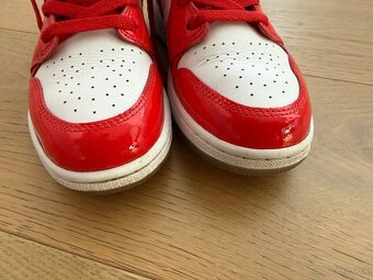 Nike AirJordan 37,5 - 8