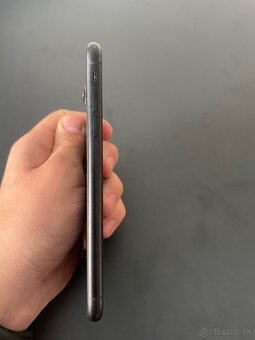 iPhone XR 64GB - 8