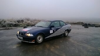 BMW 320 i rok 1993 - 8