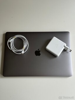 MacBook Pro 15 touchbar (2019) i7-8 jadro, 16GBram, 512GBssd - 8