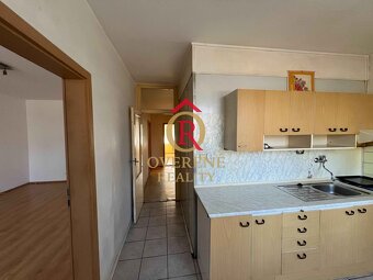 PREDANÉ -  veľký 3 izbový byt, Pavlovova ul., pôvodný stav - 8