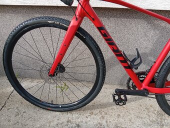 Ponúkam na predaj gravel Giant Revolt 1  28" - 8