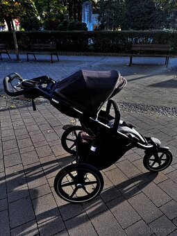 Thule Urban glide 2 black on black s komplet príslušenstvom - 8