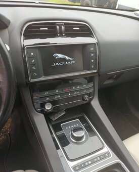 Jaguar F-pace NEŠTARTUJE - 8
