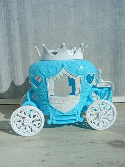 Malá princezná, koč, dva kone a doplnky - 8