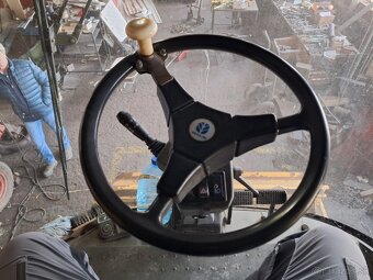 NEW HOLLAND TX66 - 8