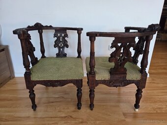 Starožitné drevené stoličky v renesančnom štýle - 8