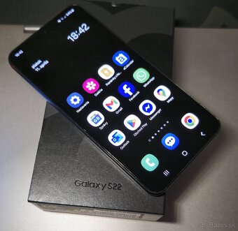 Samsung Galaxy S22 8/128GB Phantom Black - 8