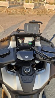 Honda Forza 750 - 8