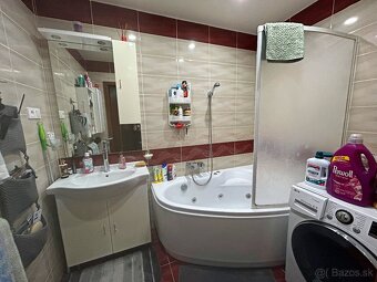 Ponúkam na predaj 3 izbový byt po kompletnej rekonštrukcií. - 8