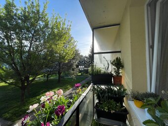 Na prenájom  zariadený 3-izbový byt s balkónom  v obľúbenej  - 8