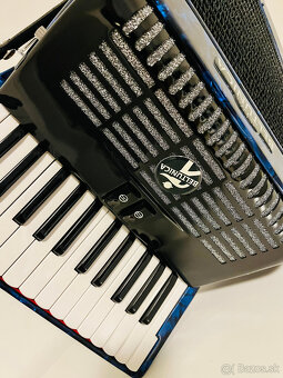 Predám nový akordeón BELTUNICA Vivaldi- 60 basový- ná - 8