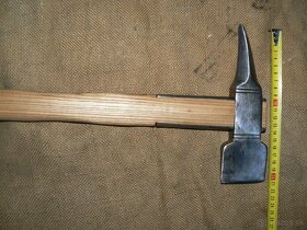 Staré hasičské,požární věci-plaketa a odznak-sekerka - 8