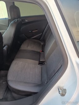 Opel Astra J SEDAN - 8