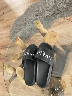 GIVENCHY dámske šlapky -39 - 8