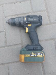 Predam Aku Set znacky Teccpo 18v + nabíjačka a 2 baterie - 8