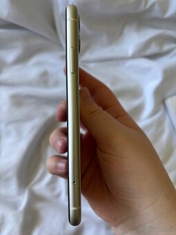 iPhone 11 - 8