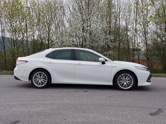 Toyota Camry 2.5 Benzin-Hybrid, Executive, 131 kW - 8
