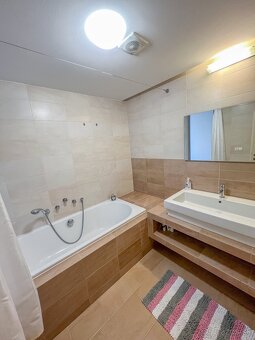 Prenájom 2 izbový byt s bazénom, 90 m2, Koliba, Bratislava - 8