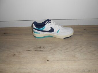 Predam nove damske original tenisky znacky NIKE GAMMA FORCE - 8