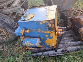 Hydraulická nádrž - 8