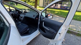 Peugeot 308 - 8