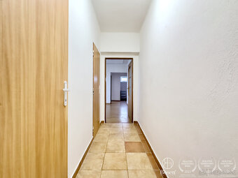 BOSEN | NOVÁ CENA, 4 izbový byt s balkónom + garáž, pozemok - 8