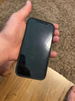 iPhone 12 100% batéria - 8