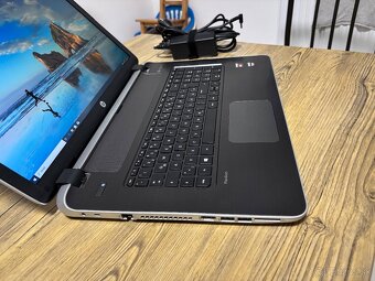 17.3"/HP Notebook/8GB RAM DDR3/1TB SSHD/2x Grafická karta 2 - 8