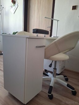 Predám zariadenie zo salónu komody,stôl... - 8