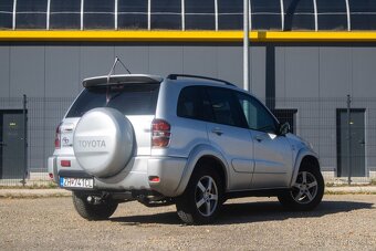 Toyota RAV4 - 8