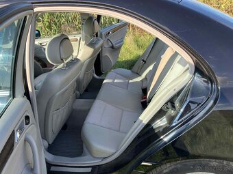 Mercedes C trieda 220 CDI Avantgarde A/T r.v.2004 - 8