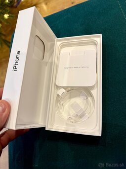 Predám Iphone 15 pro max 256GB V ZÁRUKE - 8