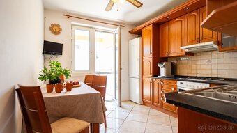 ⌂ Predaj /4-izbový rodinný dom 301 m² Bratislava- Ružinov - 8
