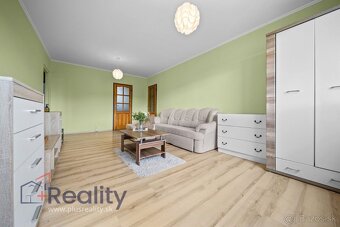 Svetlý 3 izbový byt s balkónom v centre mesta Dunajská Stred - 8