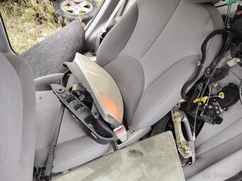 Hyundai Accent - 8