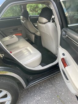 Chrysler 300C - 8