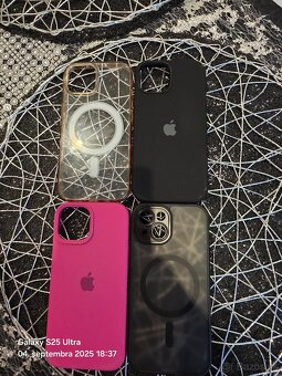 Predám iPhone 15 - 256 GB - 8