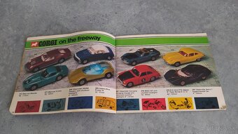 Corgi Toys 1:43 + katalog - 8