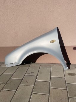 Predný blatnik VW Golf 4 LB7Z - 8